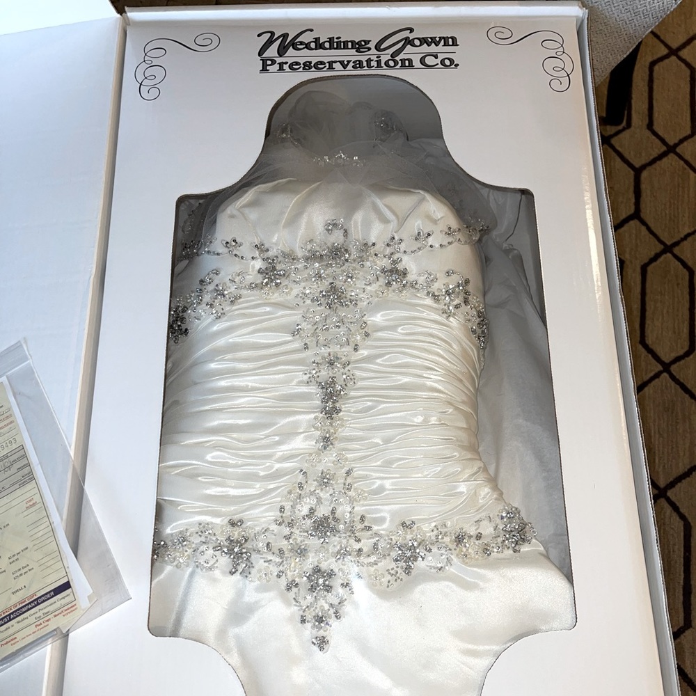 Cheri wedding gown (2008era) absolute stunner